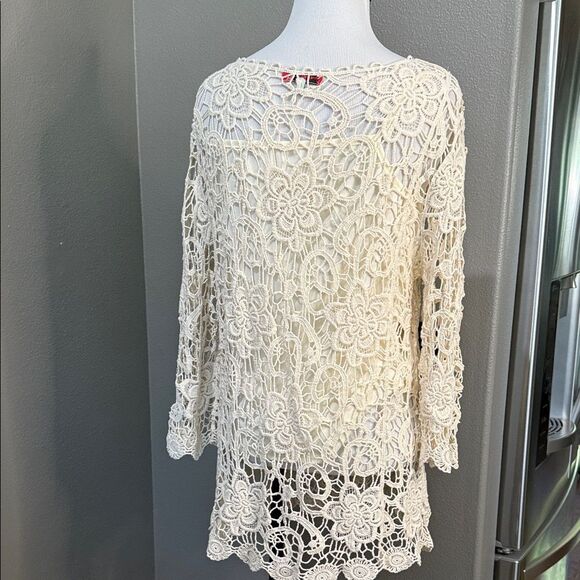 Elegant Cream Lace Blouse - Picture 5 of 7